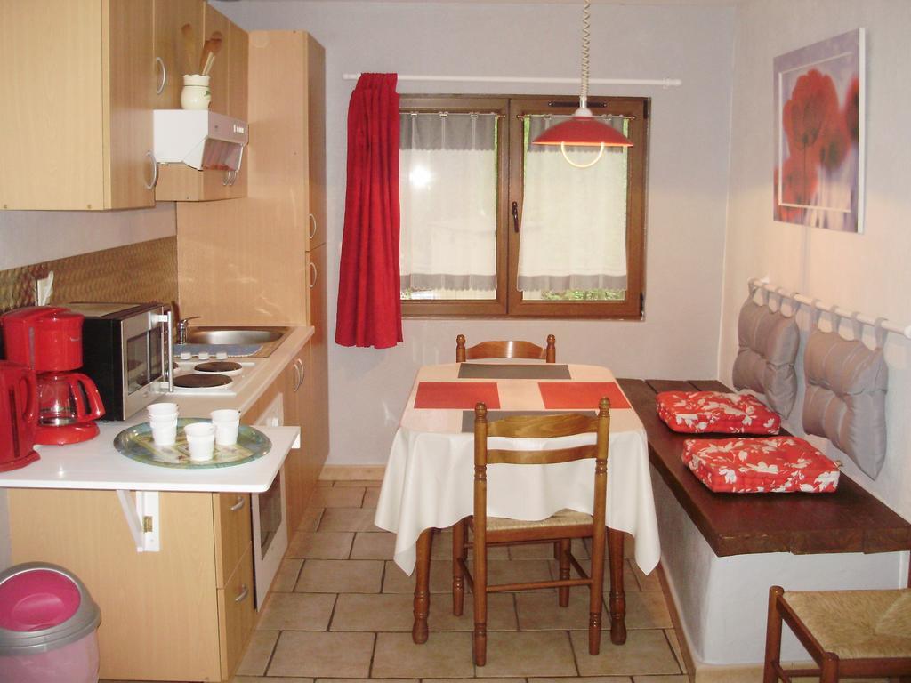 AUBERGE du BORD des EAUX - Demi-pension assurée sur réservation Saint-Amand-les-Eaux Esterno foto