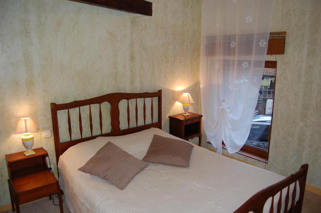 AUBERGE du BORD des EAUX - Demi-pension assurée sur réservation Saint-Amand-les-Eaux Camera foto
