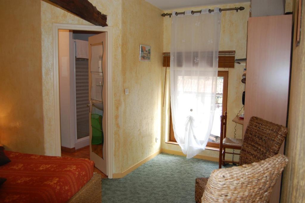AUBERGE du BORD des EAUX - Demi-pension assurée sur réservation Saint-Amand-les-Eaux Camera foto