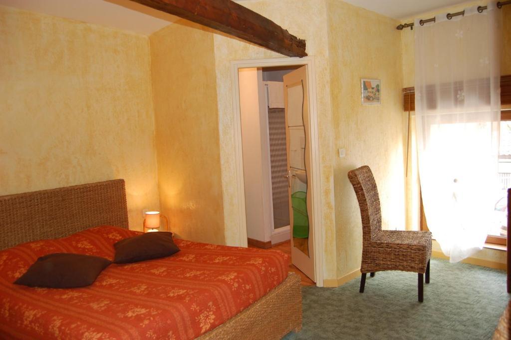 AUBERGE du BORD des EAUX - Demi-pension assurée sur réservation Saint-Amand-les-Eaux Camera foto