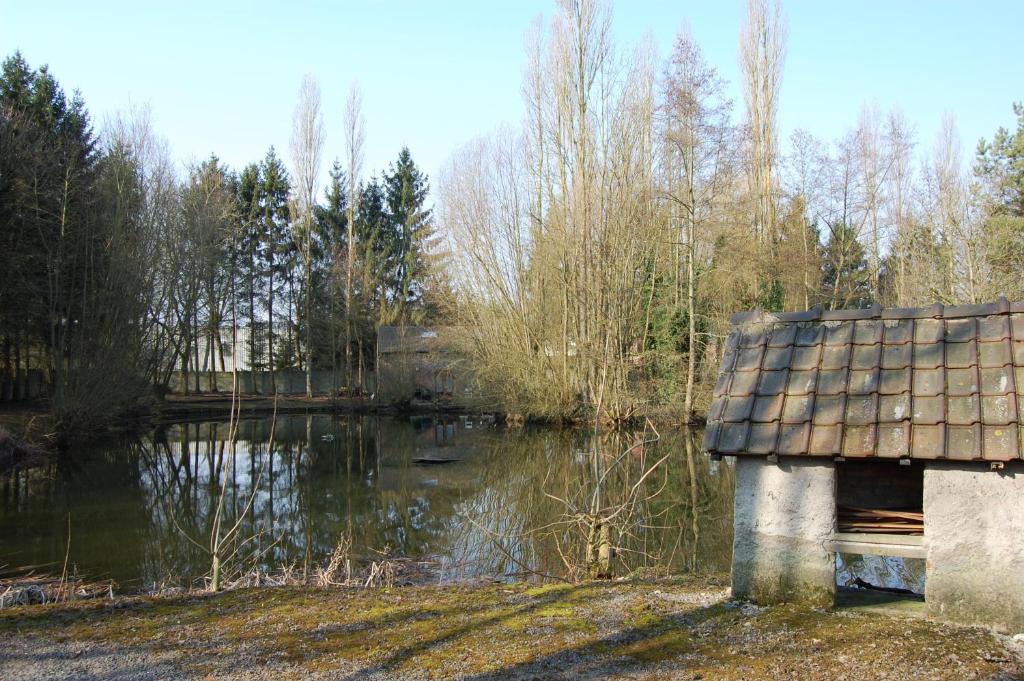 AUBERGE du BORD des EAUX - Demi-pension assurée sur réservation Saint-Amand-les-Eaux Esterno foto