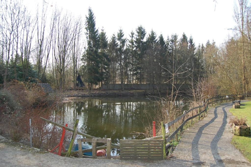 AUBERGE du BORD des EAUX - Demi-pension assurée sur réservation Saint-Amand-les-Eaux Esterno foto