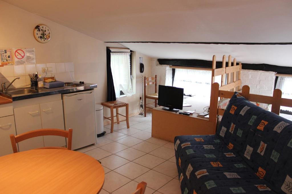 AUBERGE du BORD des EAUX - Demi-pension assurée sur réservation Saint-Amand-les-Eaux Esterno foto
