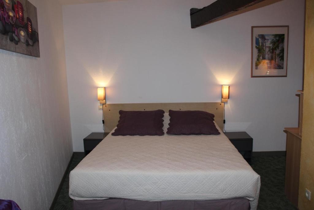 AUBERGE du BORD des EAUX - Demi-pension assurée sur réservation Saint-Amand-les-Eaux Esterno foto