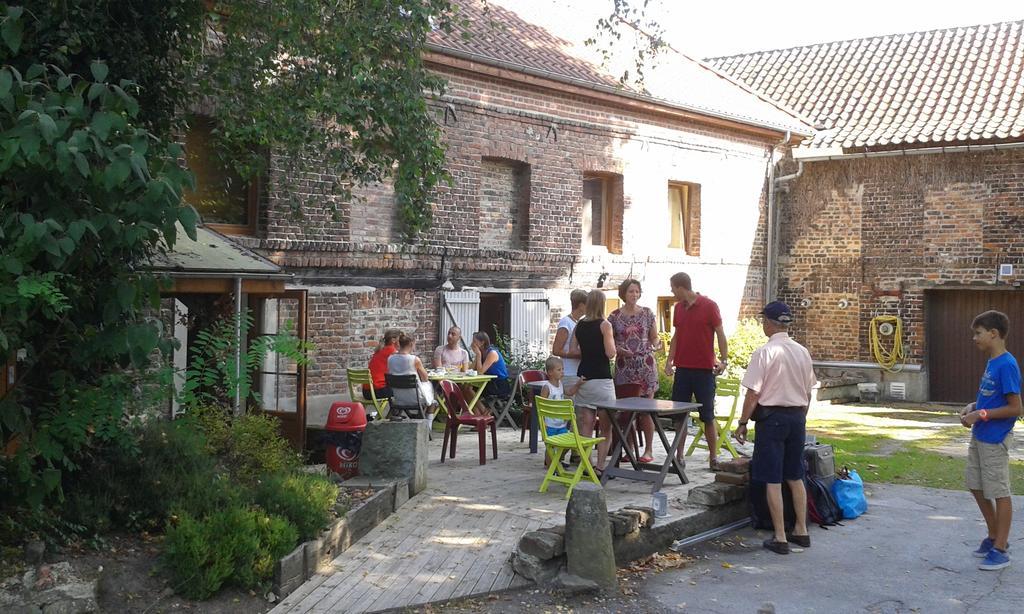 AUBERGE du BORD des EAUX - Demi-pension assurée sur réservation Saint-Amand-les-Eaux Esterno foto